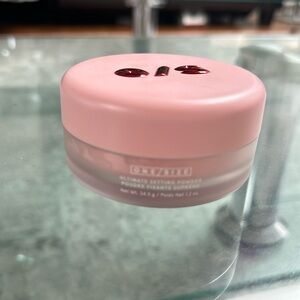 One size/patrick Starr setting powder.